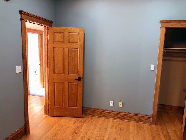 Photo - 1715 W Rascher Ave Unit #1