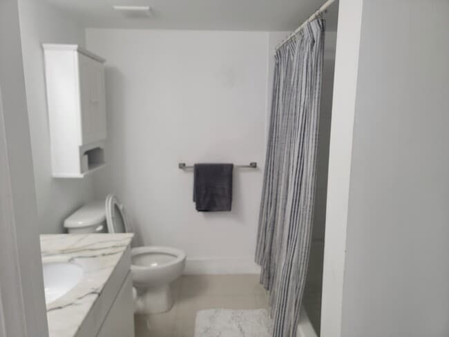 Building Photo - 1200 Brickell Bay Dr Unit Brickell Bay Dr Rental