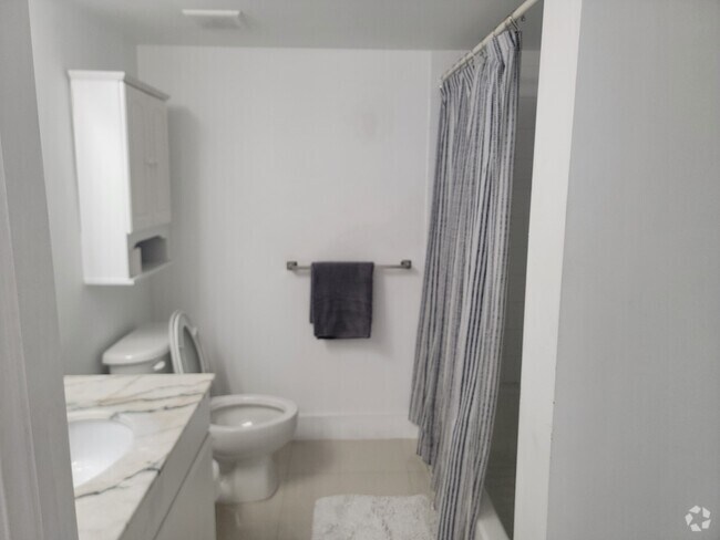 Building Photo - 1200 Brickell Bay Dr Unit Brickell Bay Dr Rental