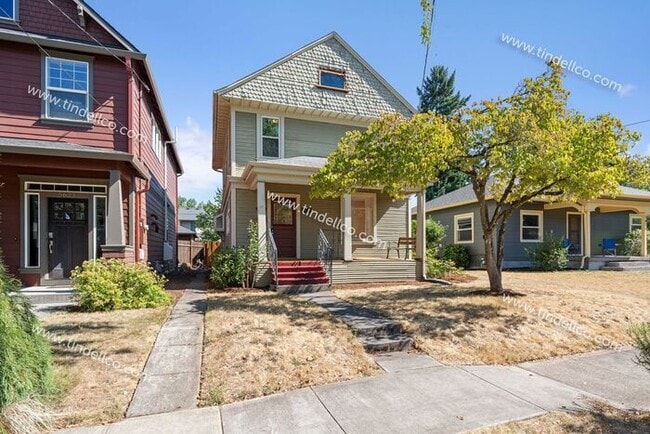 University Park Farmhouse with Yard, Deck ... - University Park Farmhouse with Yard, Deck ...