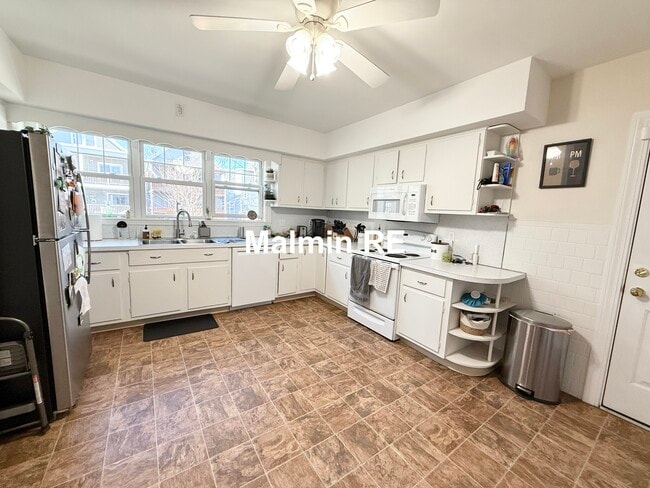 Photo - 920 E 4th St Unit 1