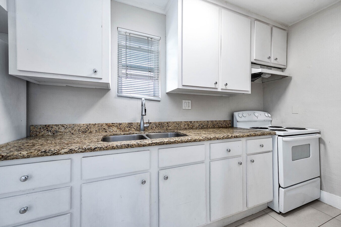 Photo - 1711 Fourcade St Unit 10