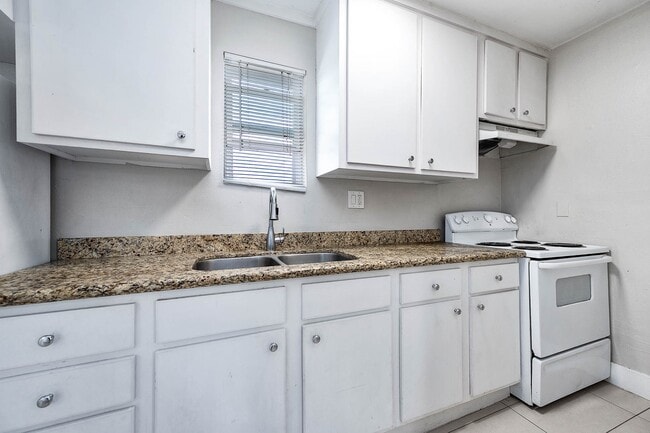 Photo - 1711 Fourcade St Unit 10