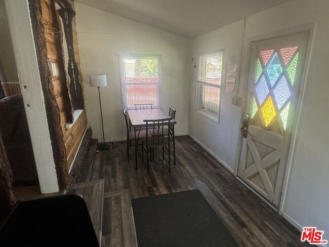 Photo - 208 E Mountain View Blvd