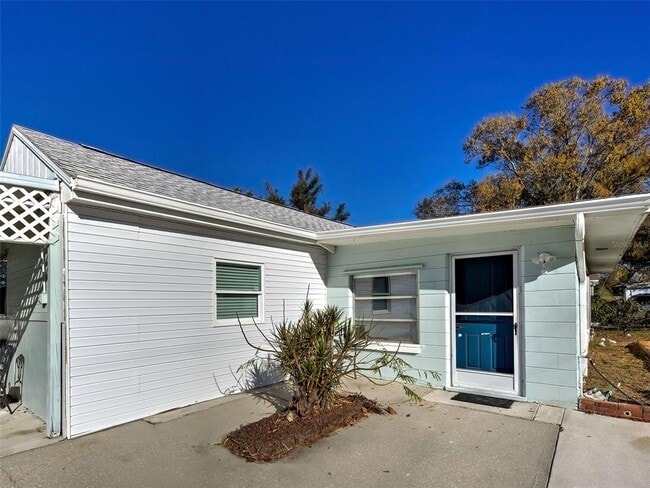 Photo - 313 Jessica St N