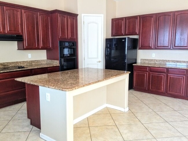 Photo - HUGE 5 bedroom, 3 bathroom in Glendale