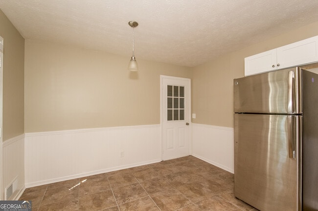 Photo - 684 Lookout Ct NW