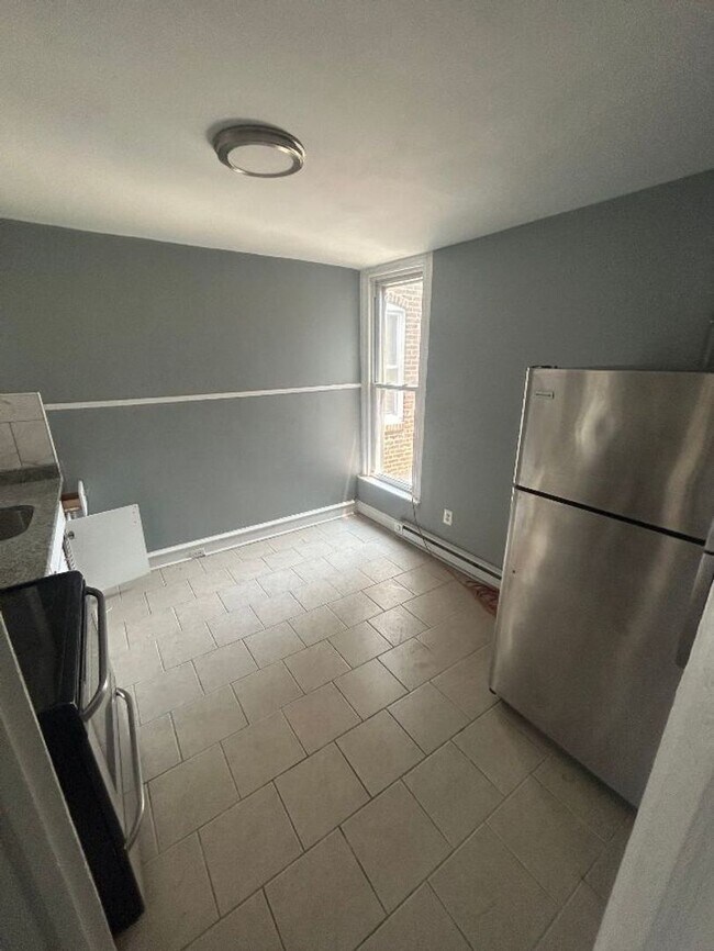 Photo - Bingham St. Unit 2nd Fl.