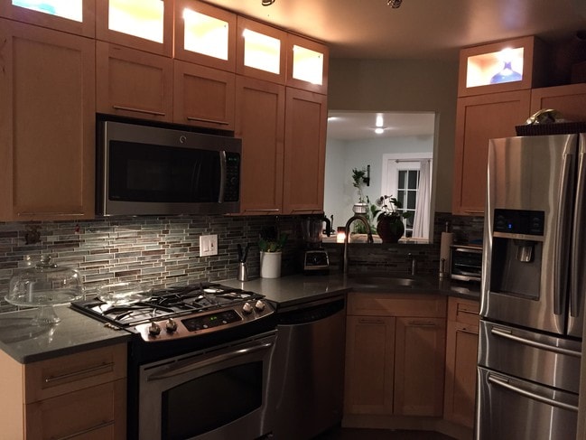 Kitchen - 601 Quincy Bridge Ln Unit 302