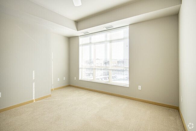 1BR, 1BA - 803SF