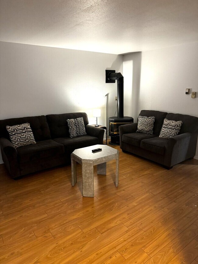 Photo - 2 bedroom in Kitimat BC V8C 1G8