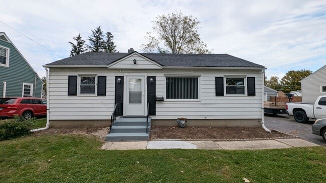 Building Photo - 3 bd 1.5 ba ranch home with screened back ...