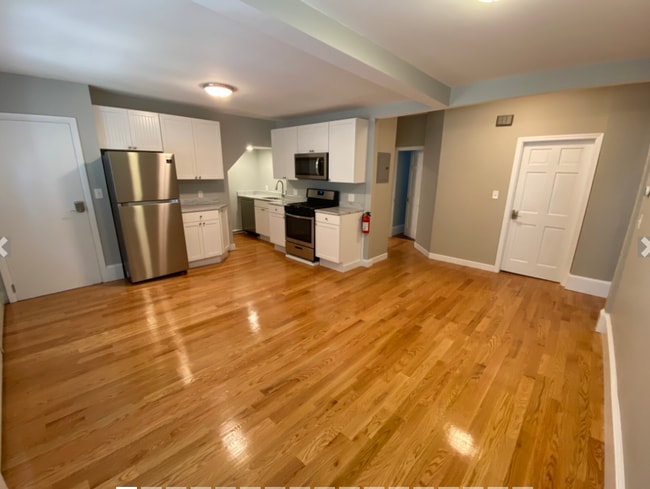 Building Photo - 73 Hall Ave Unit 2