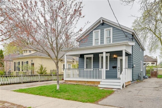 Photo - Stylish 1 Bedroom Unit in Downtown London ... Unit 1