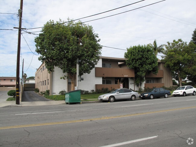 Building Photo - 10327 Downey Ave. Rental