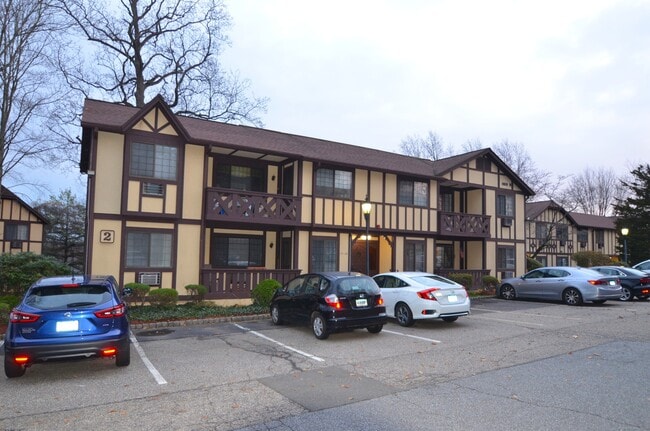 Building Photo - 125 Warner Hill Rd Unit 27