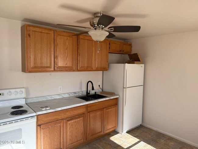 Photo - 214 W 9th St