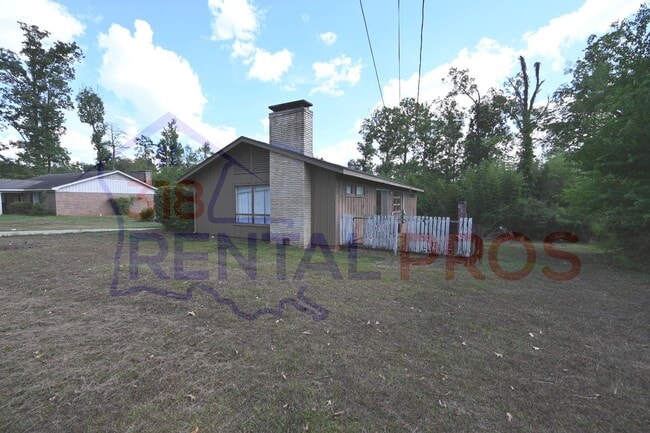 Photo - 1707 Lind Dr