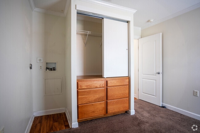 1BR,1BA 460 SqFt