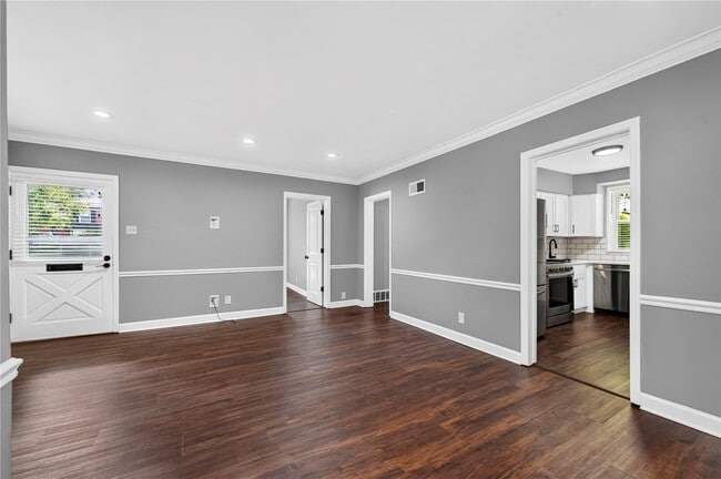 Photo - 725 Berick Dr