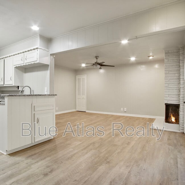 Photo - 4439 Altamesa Blvd