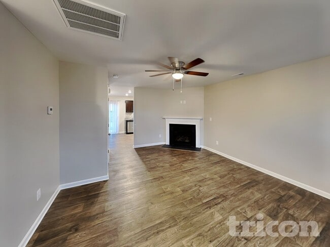 Photo - 2688 Mcintosh St