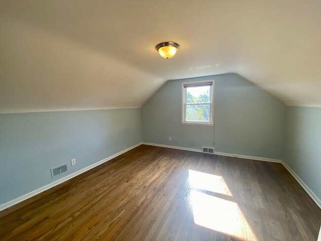 Photo - Cute Cape Cod in Forest Hills