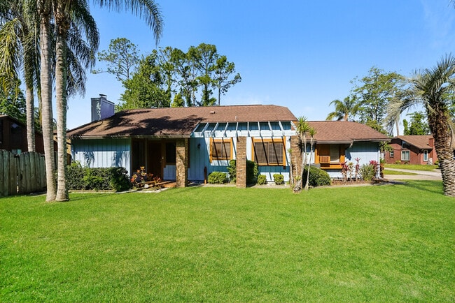 Building Photo - 55 Windrift Ct