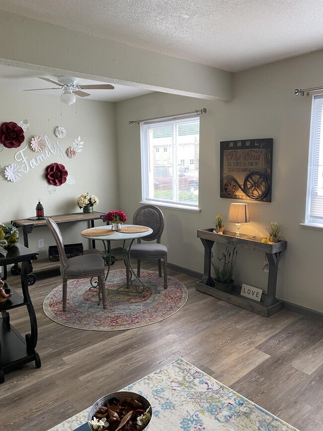 Photo - 116 Tyler Ave Unidad 1A