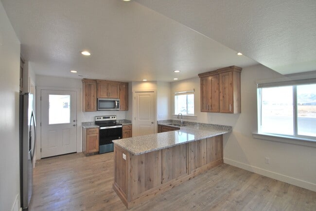 Photo - 315 N 2650 W