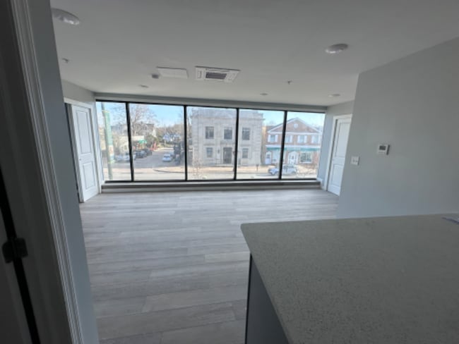 Photo - 140 S Easton Rd