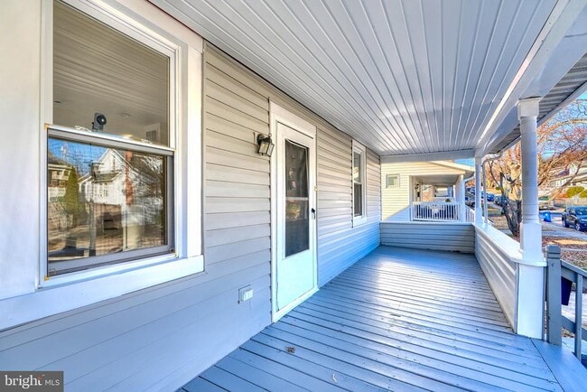 Photo - 6504 Rosemont Ave