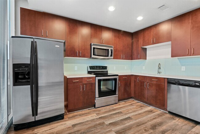 Photo - 5925 Almeda Rd Unit 10713