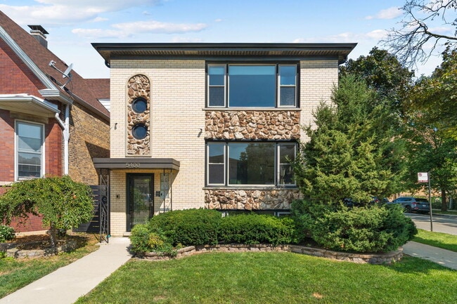 Building Photo - 5400 W Dakin St Unit 1 Rental