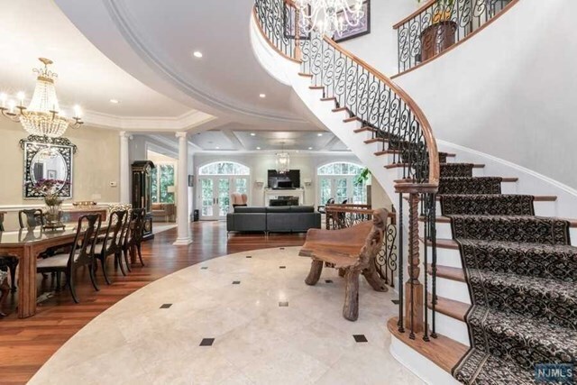 Photo - 214 Bellaire Dr