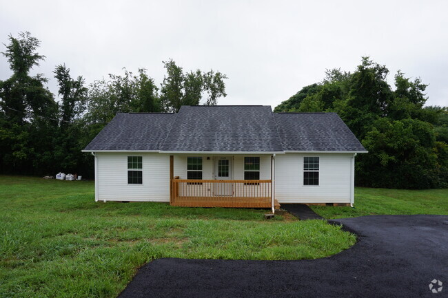 Building Photo - 2089 Walnut St Rental