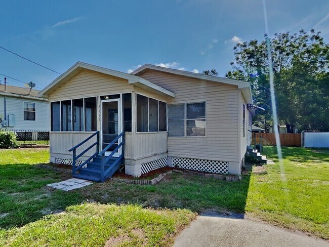 Photo - 3711 N 57th St