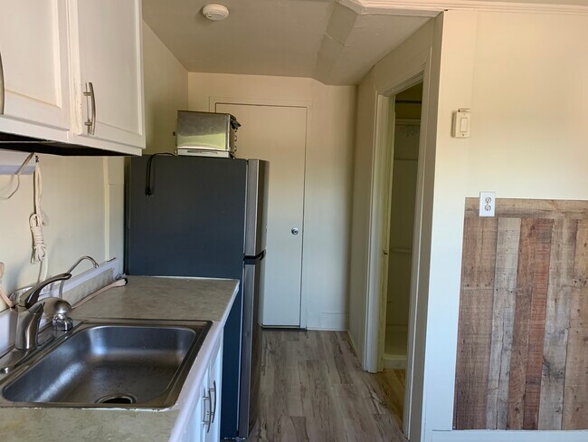 1 Kitchen - 52 W Main St Unit 2E