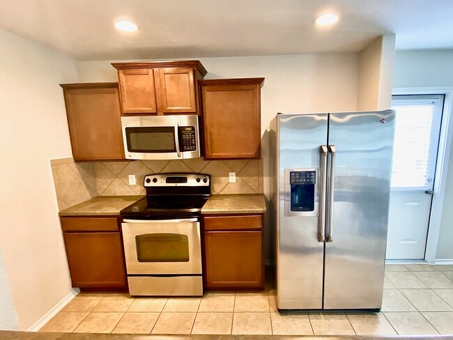 Photo - 11515 Oaks Hike