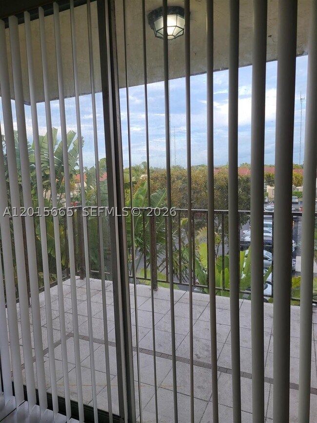 Photo - 5100 SW 41st St Unit 322