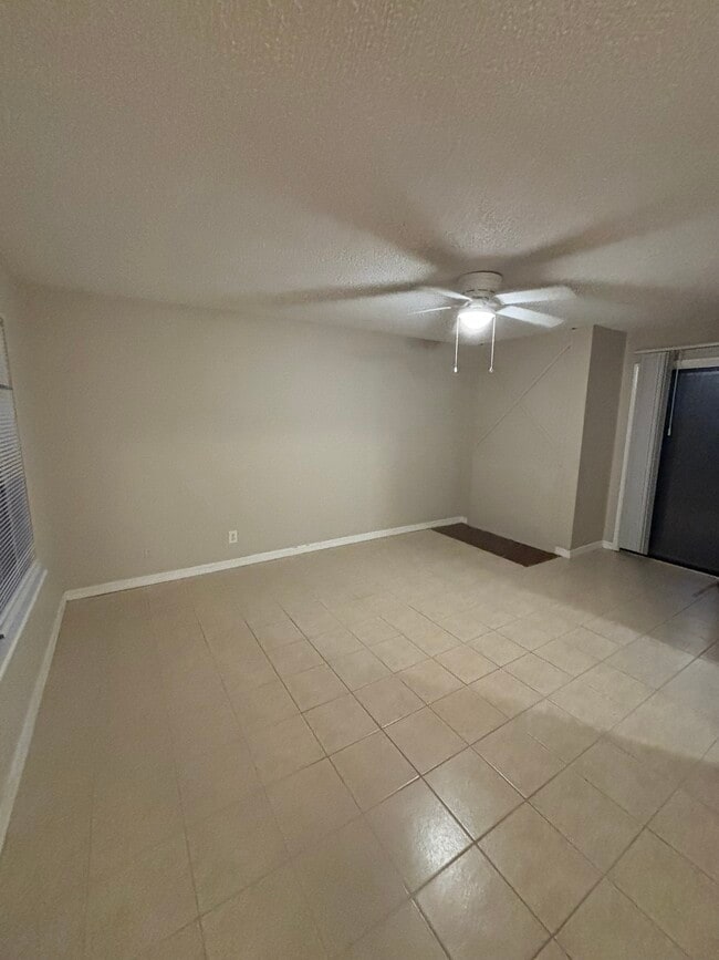 Photo - 639 N Betty Jo Dr