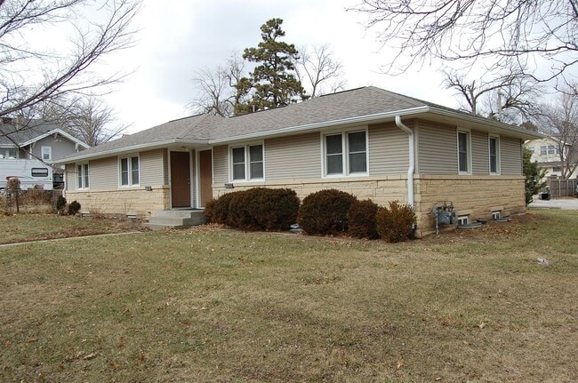 Building Photo - 4630 Starr St Unit 4632