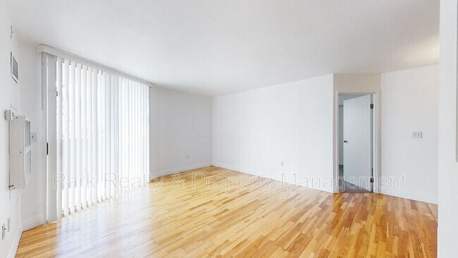 Photo - 601 W 11th Ave