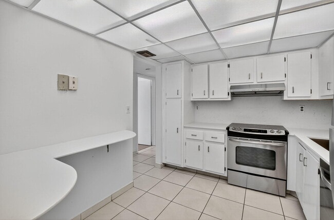 Photo - 704 SE 2nd Ave Unit 443