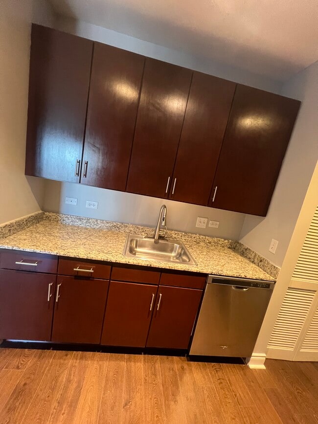 Photo - 800 S Clark St Unit 415