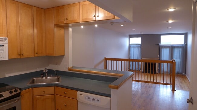 Photo - 713 S Hanover St