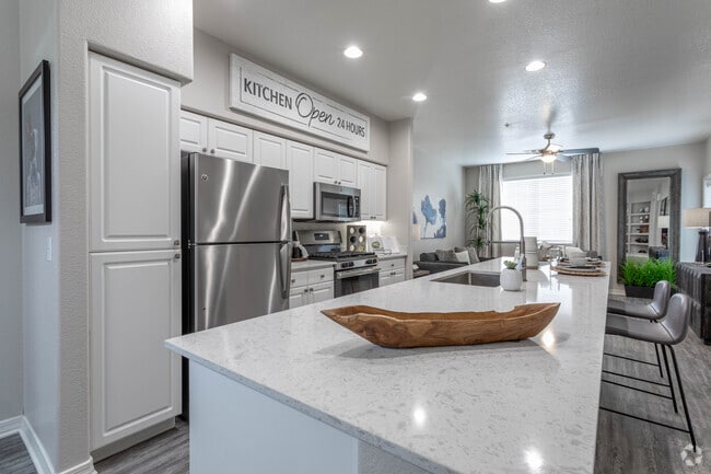 1BR, 1BA - A2 - 810 SF