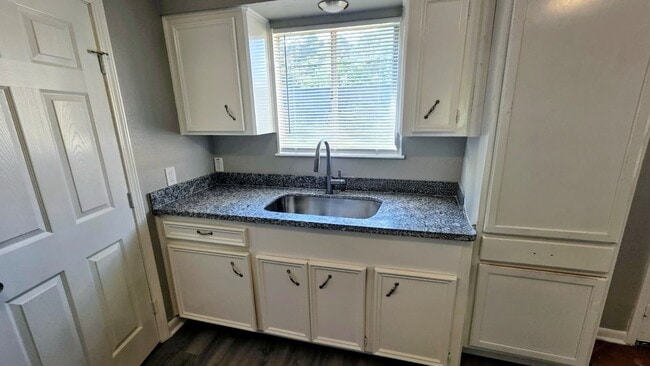 Photo - 11823 Stonehedge Dr