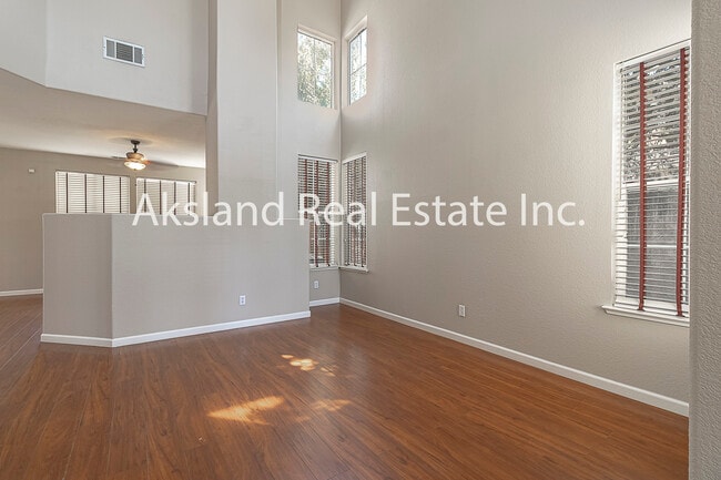 Photo - 1847 Crom St