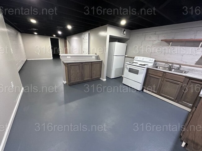 Photo - $825 - 3 bed 1 bath - Beautiful apartment ... Unit 3612 E 2nd St N - 3